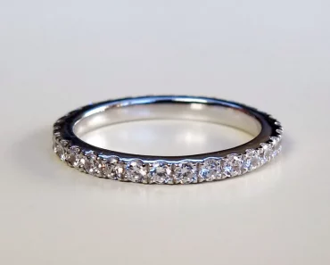 How to Choose Perfect Wedding Band With Diamonds All Around