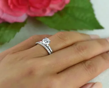 The Best Wedding Band for Solitaire Engagement Ring